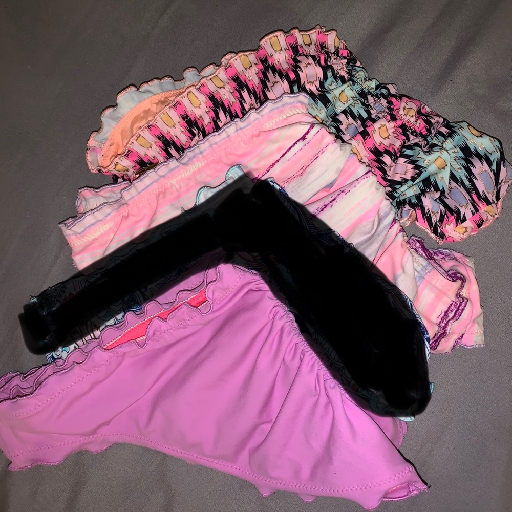 Victoria’s Secret Ruffle Bikini Bottoms 👙